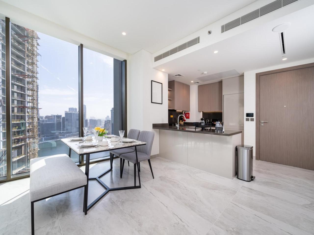 Apartment Brand New Business Bay 1 Bed With Burj Khalifa And Canal Views Dubai